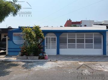 Casa · 120m² · 3 Recámaras · 2 Estacionamientos · Casa - Veracruz