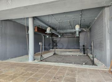 Local comercial · 227m² · 2 Estacionamientos · Local en Renta en Fraccionamiento San Antonio Cucul