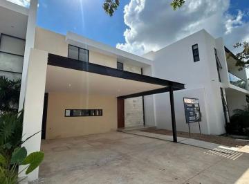 1 · Casa en Venta en Probada Temozón Norte Merida