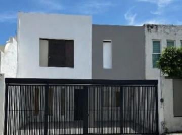 Casa de 3 habitaciones, Guadalajara · Excelente Casa en Venta Totalmente Remodelada en La Colonia Santa Elena Alcalde