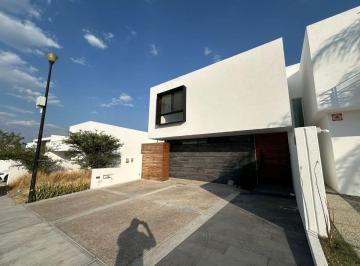 Casa de 3 habitaciones, Querétaro · Hermosa y Amplia Casa en Venta en Fracc. Cumbres del Lago, Juriquilla Queretaro