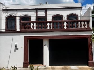 Casa de 4 habitaciones, Centro · Se Renta Casa en Framboyanes - 4 Recamaras - Zona Segura y Centrica
