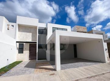 Casa en condominio · 273m² · 4 Recámaras · 2 Estacionamientos · Casa en Condominio en Venta en San Diego Cutz