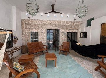 Casa · 170m² · 5 Recámaras · 1 Estacionamiento · Casa en Venta en Merida Centro