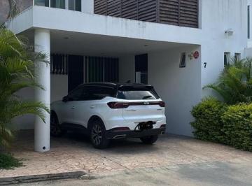 Casa · 191m² · 3 Recámaras · 2 Estacionamientos · Renta Casa en Privada en Mérida