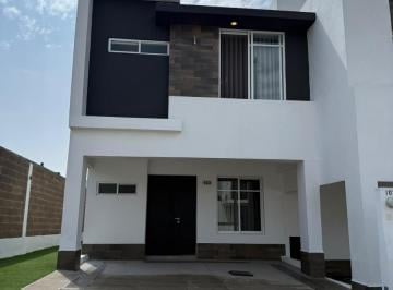 Casa · 155m² · 3 Recámaras · 2 Estacionamientos · Casa Nueva | Zona Poniente a Salida San Pancho | Desde $3 Mdp