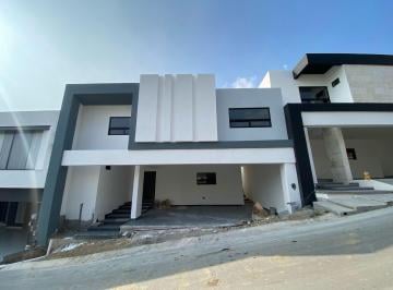 Casa · 364m² · 3 Recámaras · 3 Estacionamientos · Preventa Castaños del Vergel