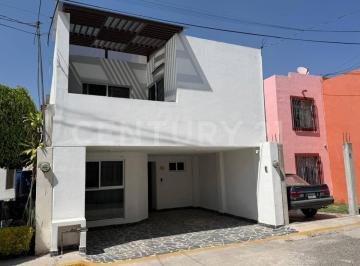 Casa · 131m² · 3 Recámaras · 1 Estacionamiento · Casa en Venta en El Centro, San Juan del Río, Querétaro.