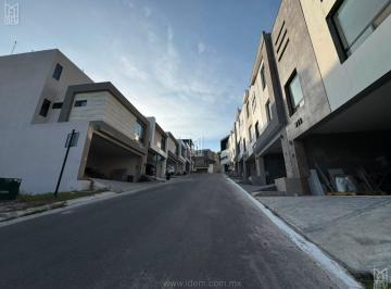 Terreno / Lote · 112m² · Terreno en Venta en Paseo del Vergel, Monterrey Nl