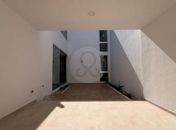 Casa · 200m² · 3 Recámaras · 2 Estacionamientos · Casa en Venta en Temozón Norte