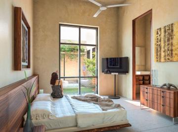 Casa · 149m² · 2 Recámaras · 1 Estacionamiento · Edifor: Casa en Venta en Merida Centro