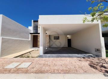 Casa · 313m² · 4 Recámaras · 2 Estacionamientos · Casa en Venta en Santa Rita Cholul