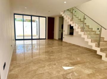 1 · Casa en Venta en Cholul Muy Cerca de Plaza La Isla Merida