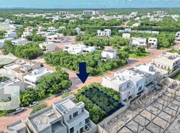 Terreno / Lote · 220m² · Terreno en Venta en Cancún en Residencial Vía Cumbres de 220 m²