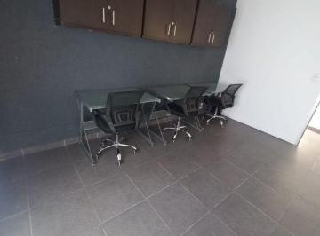 Oficina , Zapopan · Oficina Para 3 Personas en Renta en La Calma, Zapopan (Gran Ubicación Cerca de Plaza La Perla)
