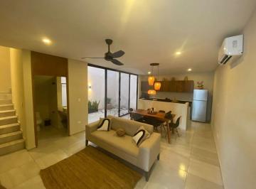 Casa · 200m² · 3 Recámaras · 2 Estacionamientos · Casa en Venta en Fraccionamiento Montecristo