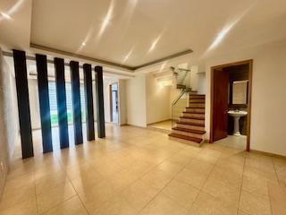 Casa en condominio · 342m² · 4 Recámaras · 3 Estacionamientos · Casa en Venta en Metepec de 4 Recamaras con Baño, Zona de Costco, en Privada