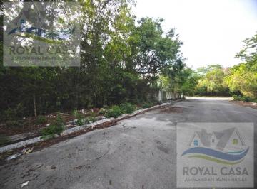 CALLE-TERRENO · Terreno en Venta de 1,175 m² Zona Escolar a Pasos del Deportivo en Playa del Carmen