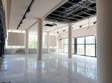 Local comercial · 223m² · 5 Estacionamientos · Local en Renta en Itzimna