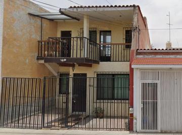 Casa de 3 habitaciones, Querétaro · Casa de 114 m² con 3 Recámaras en Venta en Cerrito Colorado, Querétaro