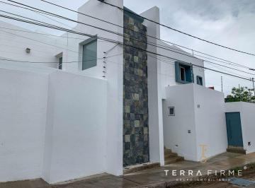 Casa de 3 habitaciones, Querétaro · Casa en Venta y Renta en Colinas del Parque, Querétaro