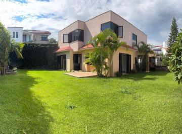 Casa · 220m² · 3 Recámaras · 2 Estacionamientos · Casa en Venta, Zona Norte de Cuernavaca, Mor. Dentro de Fracc. Lomas de Ahuatlan