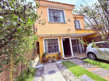 Casa · 294m² · 4 Recámaras · 2 Estacionamientos · Venta de Casa en La Col. Bellavista, Cuernavaca, Morelos…clave 6355