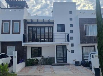 f795a749cd444aab13c628906278ce0a3368239de7bf3a4379fe2f4ea9a51767 · Casa en San Miguel de Allende de 2 Recámaras con Terraza Privada y Rooftop