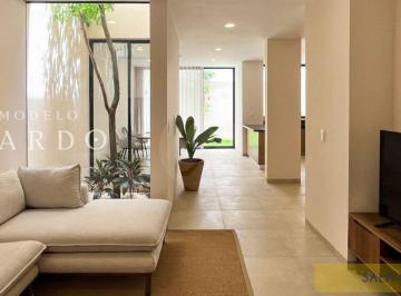 Casa · 168m² · 2 Recámaras · 2 Estacionamientos · Casa en Venta en Temozón Norte