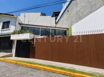 Casa · 252m² · 3 Recámaras · 2 Estacionamientos · Casa en Venta Remodelada La Paz Puebla