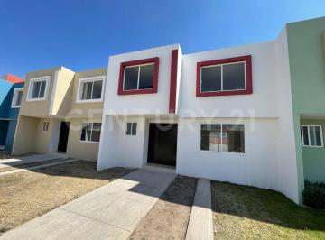 Casa · 147m² · 3 Recámaras · 2 Estacionamientos · Casa en Venta en Fraccionamiento en San Juan del Rio, Qro