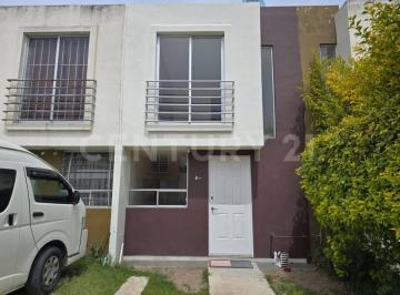 Casa · 70m² · 2 Recámaras · 2 Estacionamientos · Renta Casa, Fraccionamiento Interlagos, Zona Coronango!