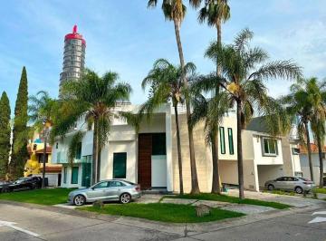 ff57f4e22eb457b26f2b13f50ce35737217ec7bc1a35aa358a5e44f971ad1f4c · Venta o Renta de Casa Nueva Moderna en Puerta de Hierro