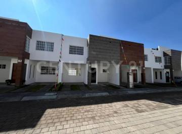 Casa en condominio · 137m² · 3 Recámaras · 2 Estacionamientos · Casa en Venta en Condominio del Centro, Sjr, Querétaro.