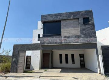 Casa · 285m² · 3 Recámaras · 2 Estacionamientos · Casa en Renta en Los Rodriguez