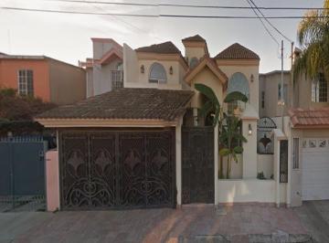 Casa de 5 habitaciones, Tijuana · Casa de 312 m² con 5 Recámaras en Venta en Indeco Universidad