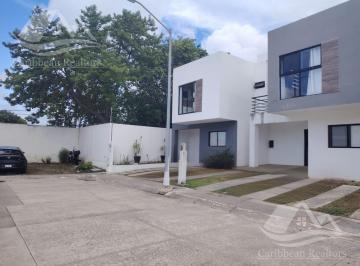 Casa · 115m² · 3 Recámaras · 3 Estacionamientos · Renta Casa Maderos Residencial