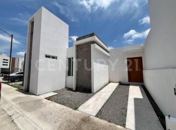 Casa · 98m² · 3 Recámaras · 1 Estacionamiento · Casa en Venta en San Juan del Río, Qro.
