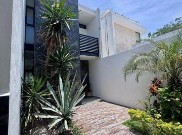 Casa de 3 habitaciones, Mérida · Casa en Renta en Temozón Norte con Paneles Solares, 3 Hab + Ofic. Mérida Yucatán