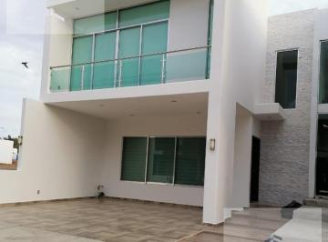 Casa · 283m² · 3 Recámaras · 2 Estacionamientos · Casa en Renta Anual en Altabrisa Residencial, Cerritos