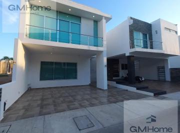 Casa · 283m² · 3 Recámaras · 2 Estacionamientos · Casa en Renta Anual en Altabrisa Residencial, Cerritos