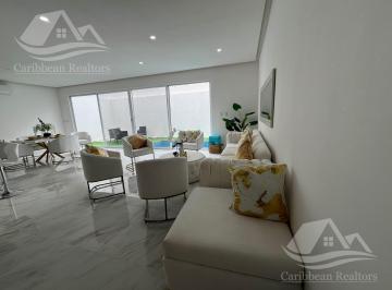 Casa · 270m² · 4 Recámaras · 2 Estacionamientos · Casa en Renta en Via Cumbres
