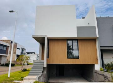 Casa de 3 habitaciones, Zapopan · Casa a Estrenar Frente a Casa Club en Valle Imperial | Maples 1