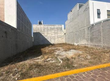 Terreno / Lote · 160m² · Terreno en Fraccionamiento Privado a 5 Min de Paseo Altozano a un Lado de Quinta Cantera