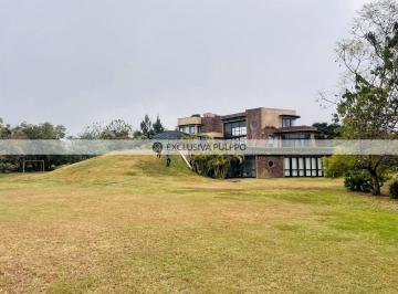 Casa · 800m² · 4 Recámaras · 5 Estacionamientos · Casa en Venta en Pueblo Santo Domingo Ocotitlán