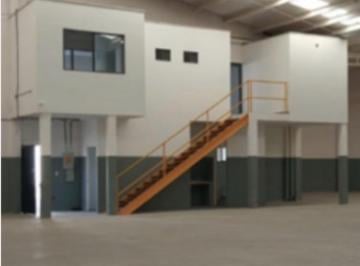 Bodega comercial · 2 Recámaras · 4 Estacionamientos · Bodega Industrial - Moisés Saenz