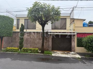 Casa · 270m² · 4 Recámaras · 3 Estacionamientos · Casa en Venta en Petrolera, Azcapotzalco, Cdmx