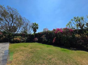10fdf5106723fd018cce3a08ec2161ade7667ac38c9fc6b7a6500eb3ddae1e22 · Jurica, Casa en Venta o Renta de un Nivel con 4 Habitaciones.