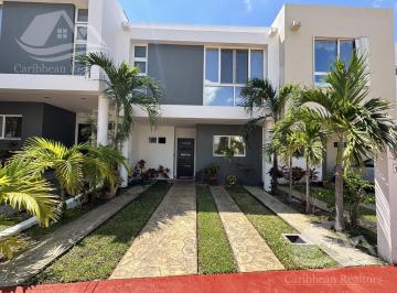Casa · 100m² · 3 Recámaras · 2 Estacionamientos · Casa en Venta en Maretta