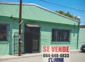 Fachada Frontal · Local Comercial en Esquina en Venta